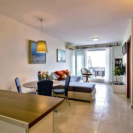 Znjan Sea View 2&2 Guest *