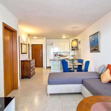 Znjan Sea View 2&2 Guest * Split