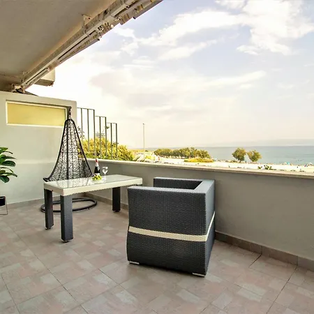 Znjan Sea View 2&2 Guest Apartamento *